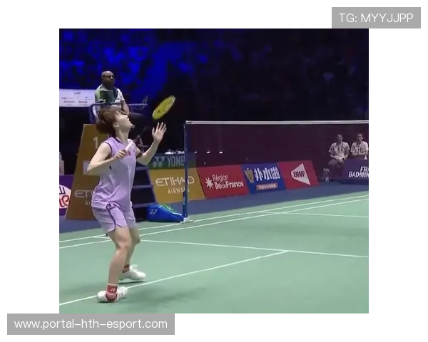 羽毛球意外撞拍流血 羽毛球意外撞拍流血