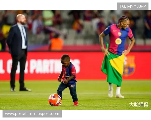 球员家庭成员在球场观战成为温情点缀，球员队员